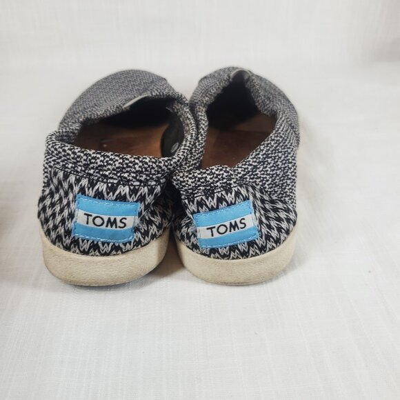 Womens Toms Black White Chevron Pattern Slide On Shoes Sz W7 - Picture 3 of 8